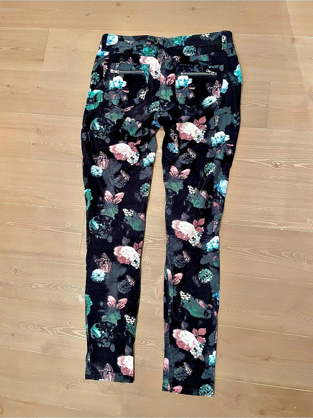 Club Monaco floral straight leg baby corduroy Jean style Size 4 pants, excellent